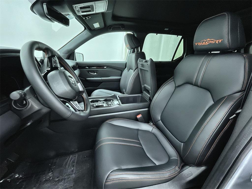 new 2025 Honda Pilot car, priced at $49,288