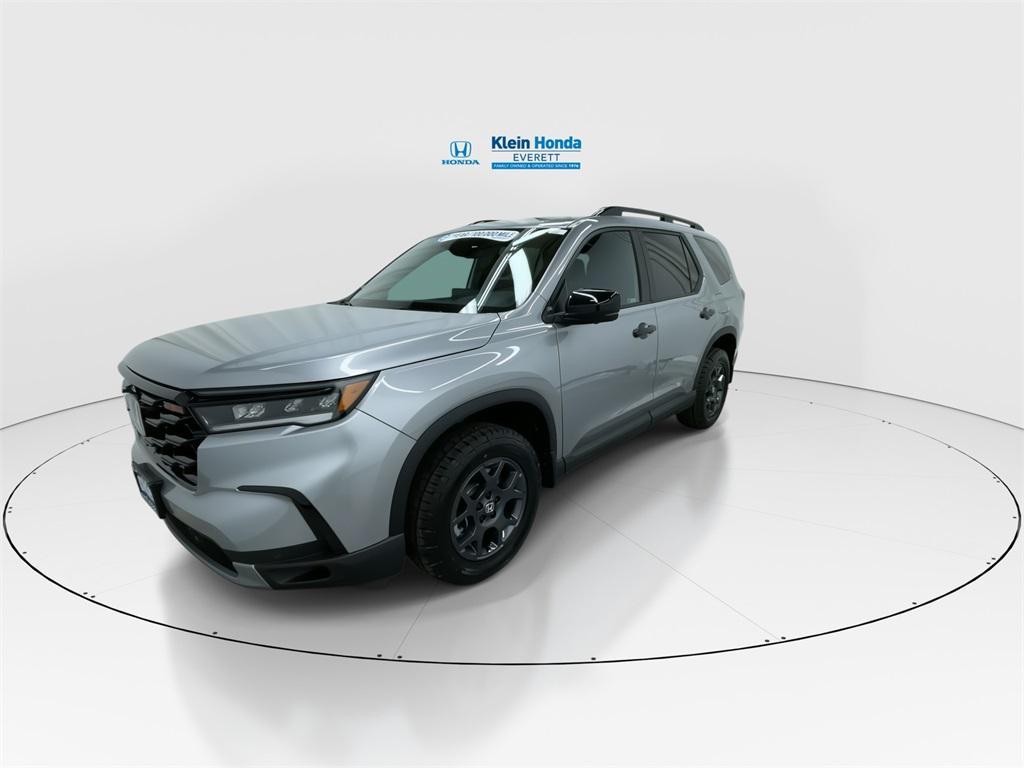 new 2025 Honda Pilot car, priced at $49,288