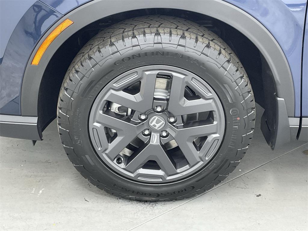 new 2026 Honda CR-V Hybrid car, priced at $37,598