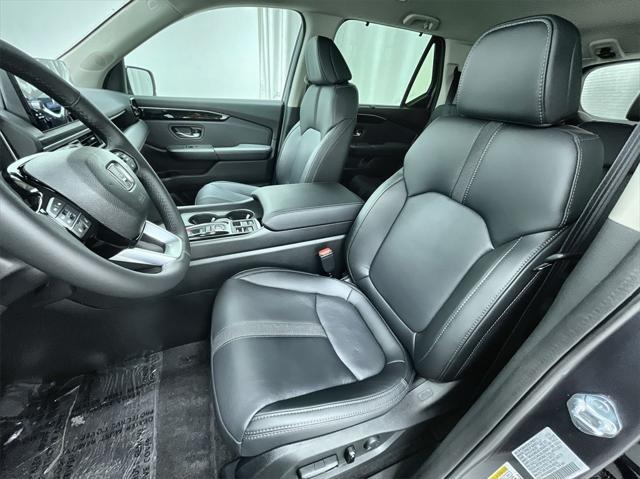 new 2025 Honda Pilot car, priced at $49,195