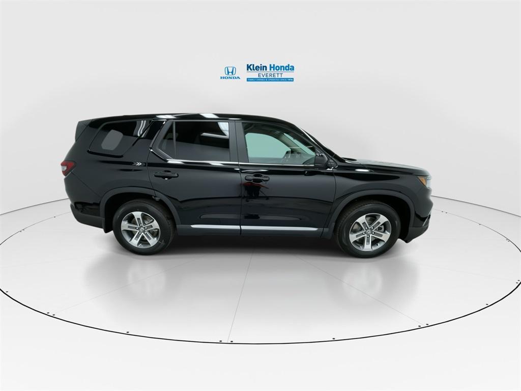 new 2025 Honda Pilot car, priced at $44,698