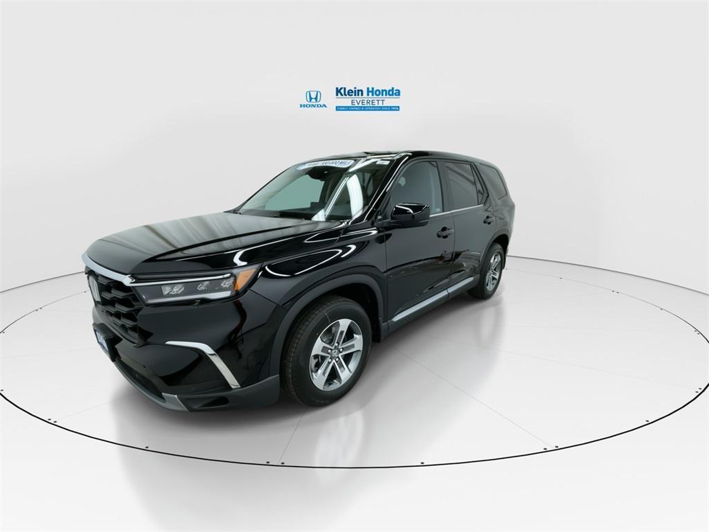 new 2025 Honda Pilot car, priced at $44,698