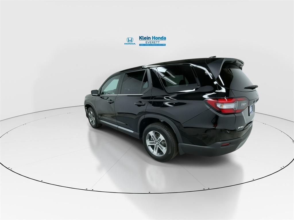 new 2025 Honda Pilot car, priced at $44,698