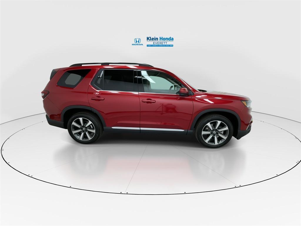 new 2025 Honda Pilot car, priced at $52,279