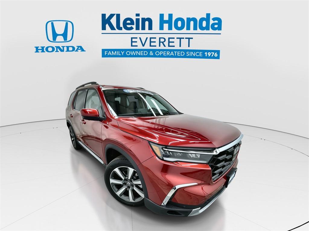 new 2025 Honda Pilot car, priced at $52,279