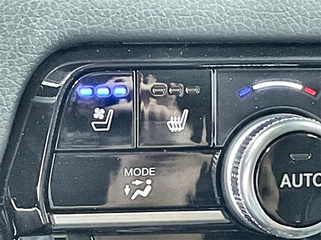 new 2025 Honda Pilot car, priced at $52,279