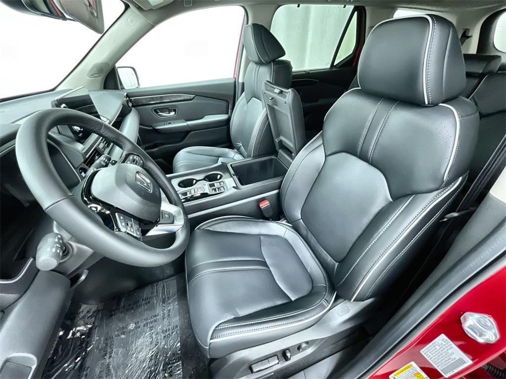 new 2025 Honda Pilot car, priced at $52,279