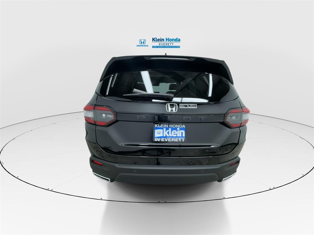 new 2025 Honda Pilot car, priced at $52,330