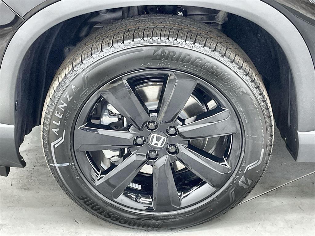 new 2025 Honda Pilot car, priced at $52,330