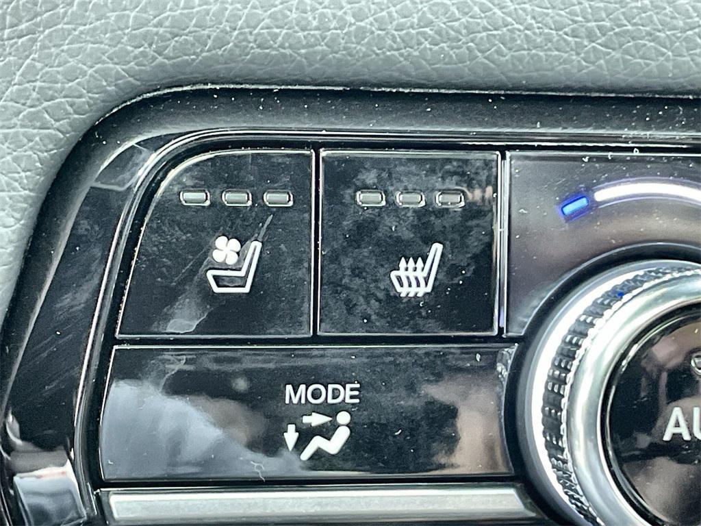 new 2025 Honda Pilot car, priced at $52,330