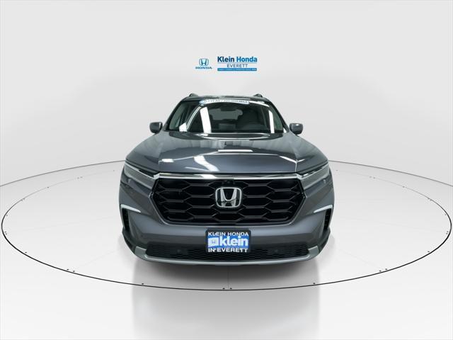 new 2025 Honda Pilot car, priced at $56,250