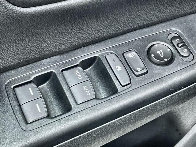 new 2026 Honda CR-V Hybrid car, priced at $40,195