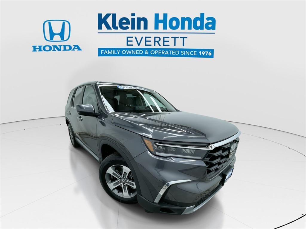 new 2025 Honda Pilot car, priced at $47,780