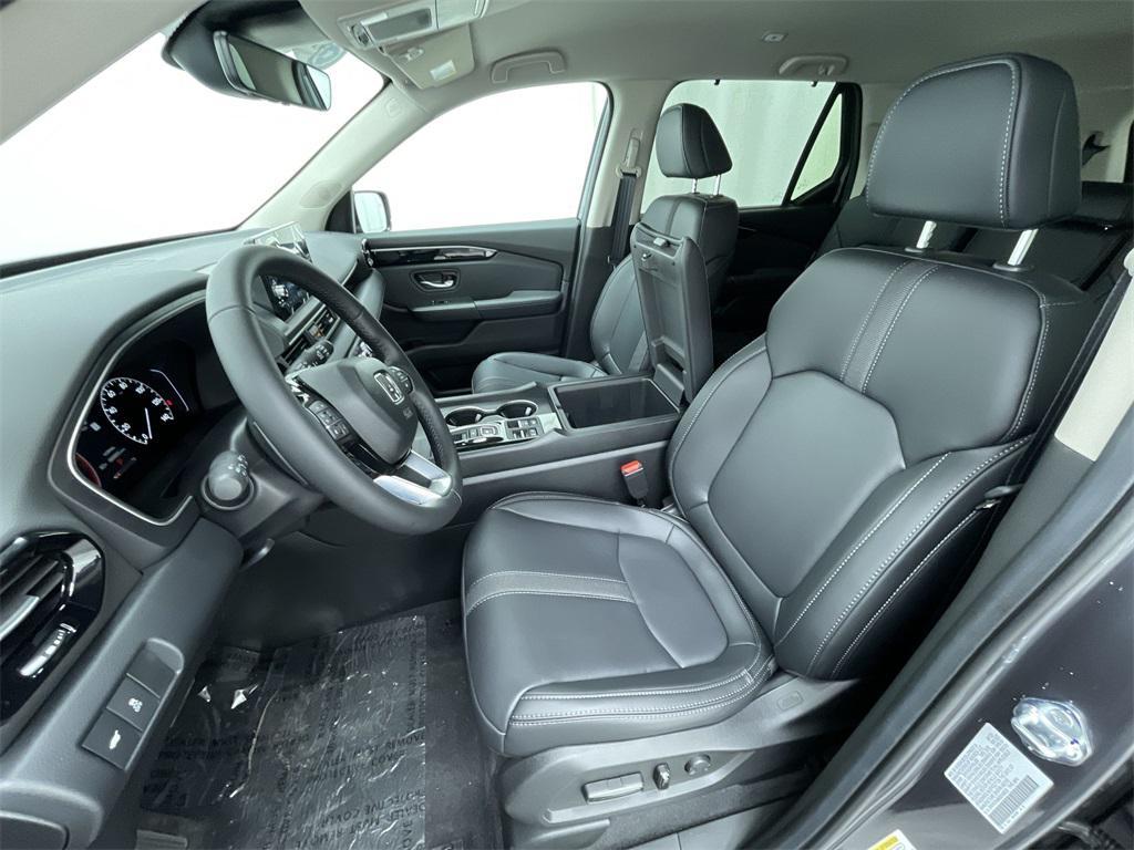 new 2025 Honda Pilot car, priced at $47,780