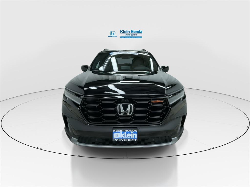 new 2025 Honda Pilot car, priced at $50,895