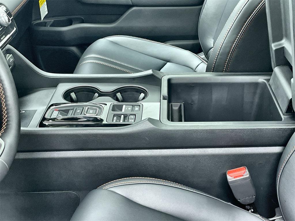 new 2025 Honda Pilot car, priced at $50,895