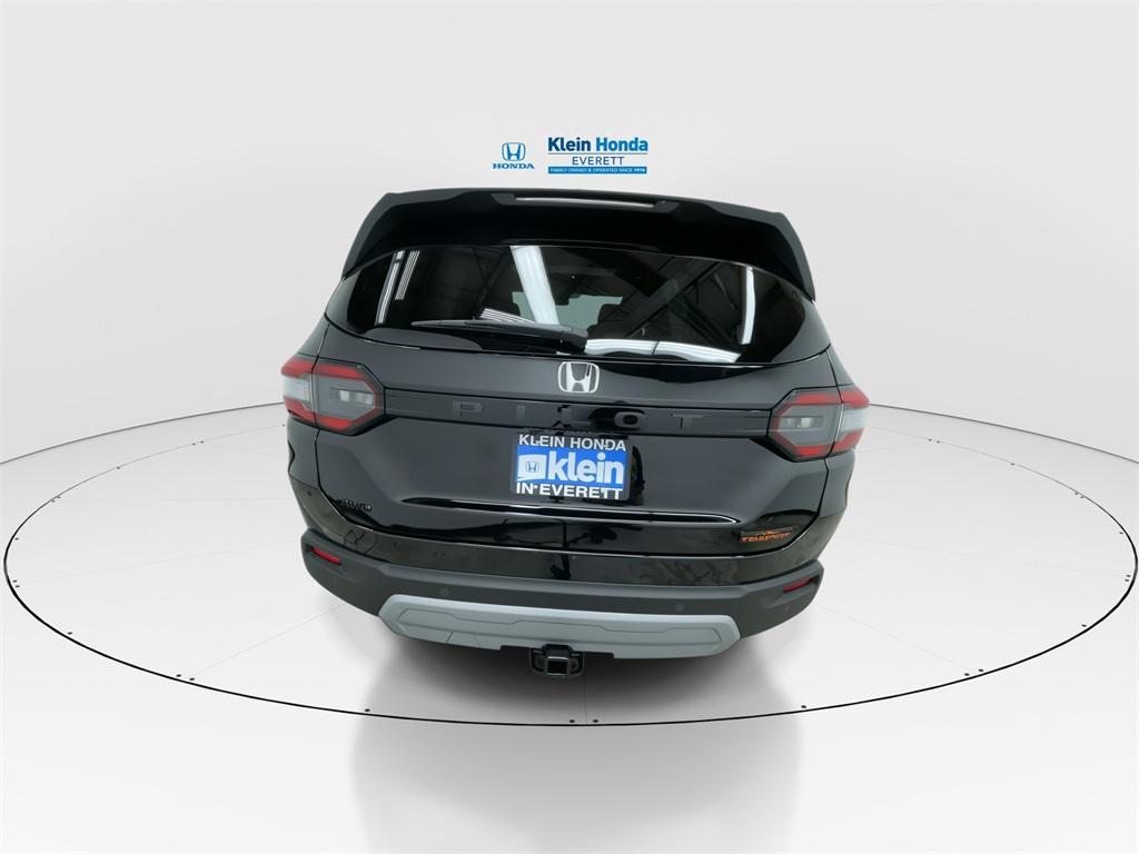 new 2025 Honda Pilot car, priced at $50,895