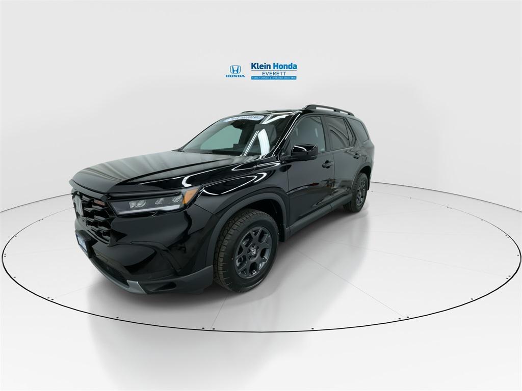 new 2025 Honda Pilot car, priced at $50,895