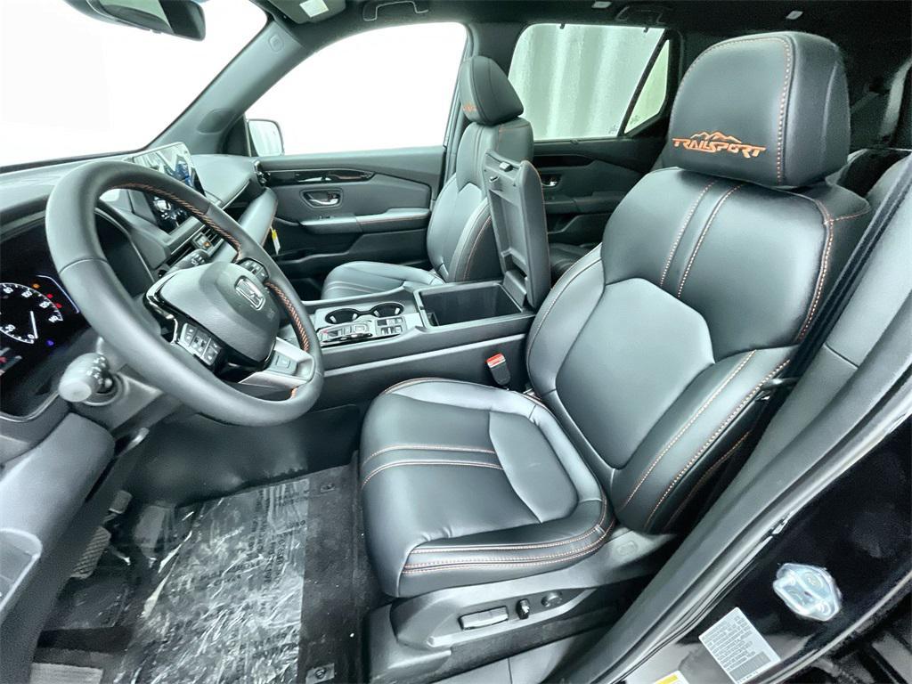new 2025 Honda Pilot car, priced at $50,895