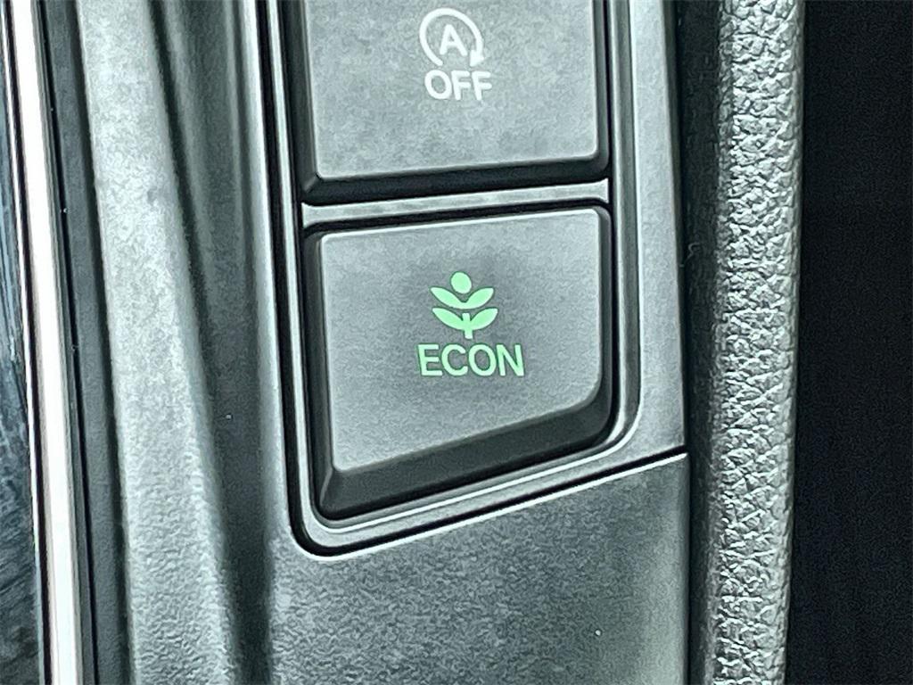 used 2020 Honda CR-V car, priced at $27,399