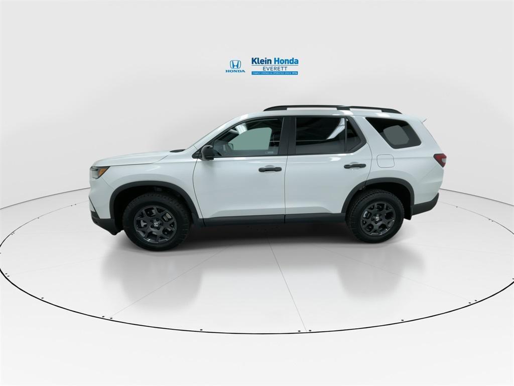 new 2025 Honda Pilot car, priced at $48,637