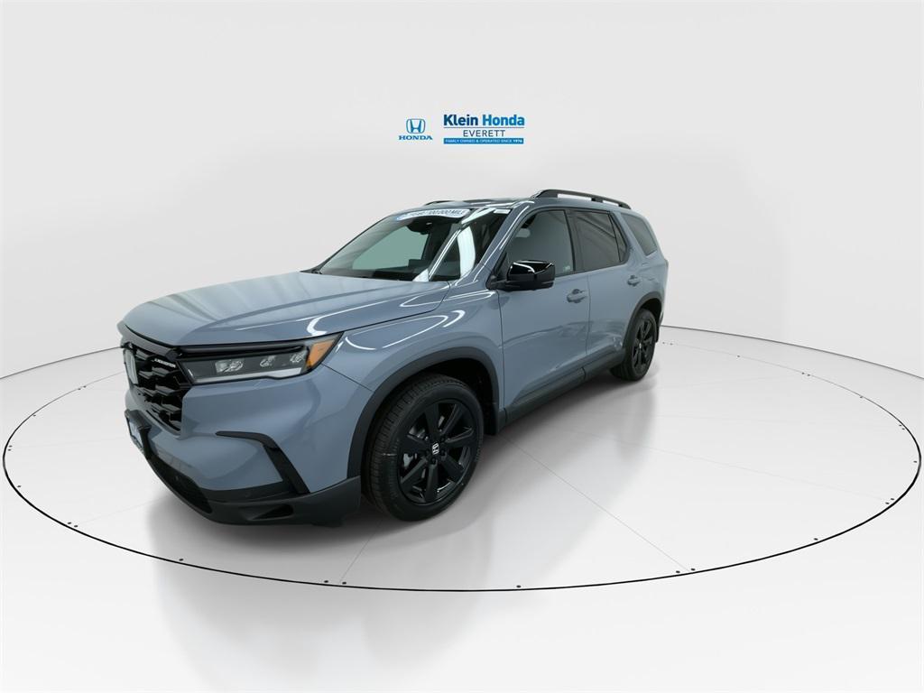 new 2025 Honda Pilot car, priced at $55,488