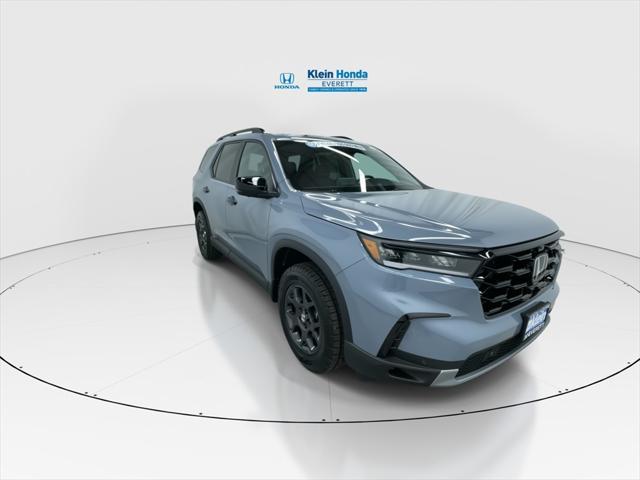 new 2025 Honda Pilot car, priced at $51,305