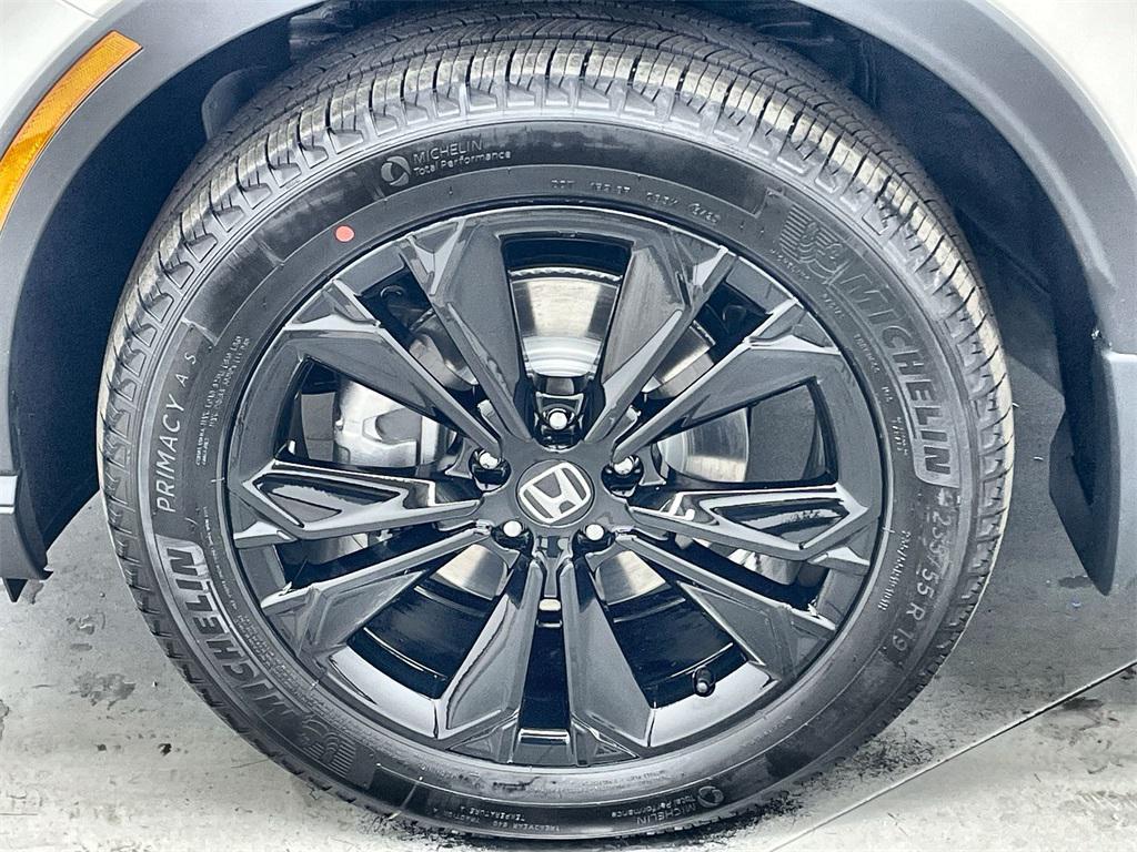 new 2026 Honda CR-V Hybrid car, priced at $44,155