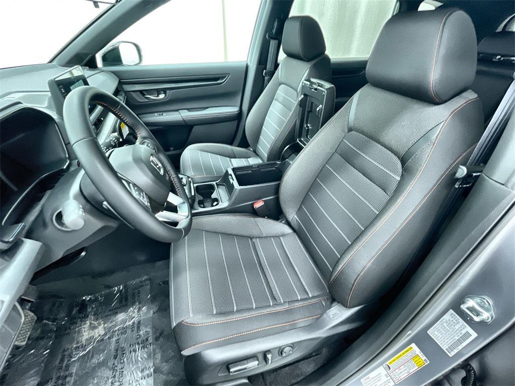 new 2026 Honda CR-V Hybrid car, priced at $38,580