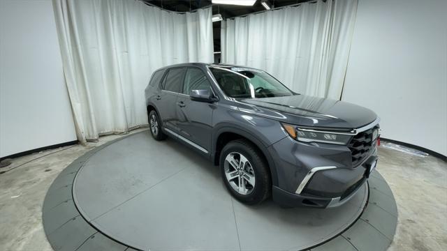 new 2025 Honda Pilot car, priced at $44,288