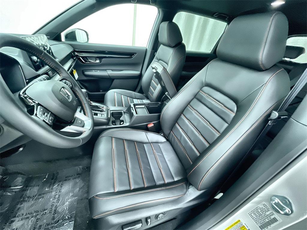 new 2026 Honda CR-V Hybrid car, priced at $44,155