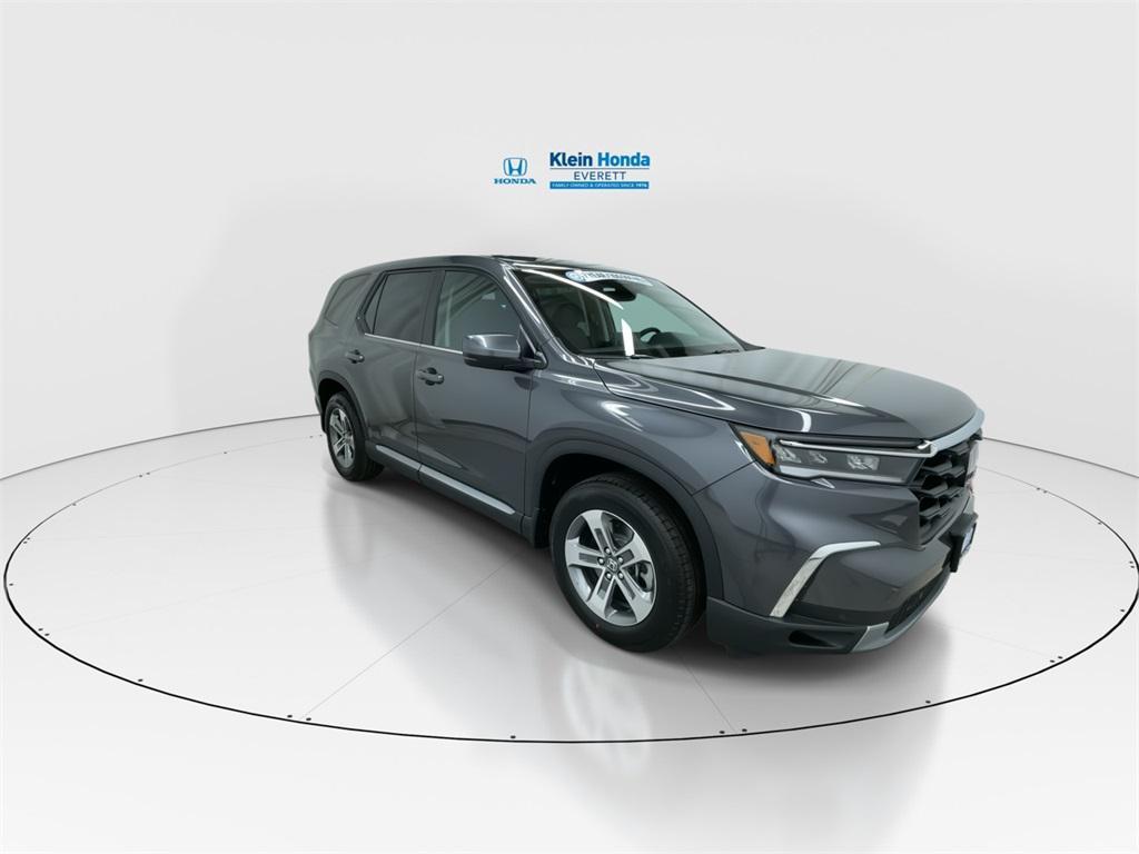 new 2025 Honda Pilot car, priced at $44,698