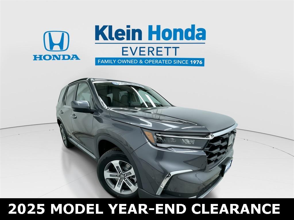 new 2025 Honda Pilot car, priced at $42,988