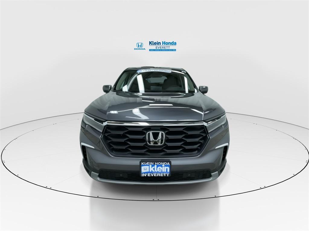 new 2025 Honda Pilot car, priced at $44,698