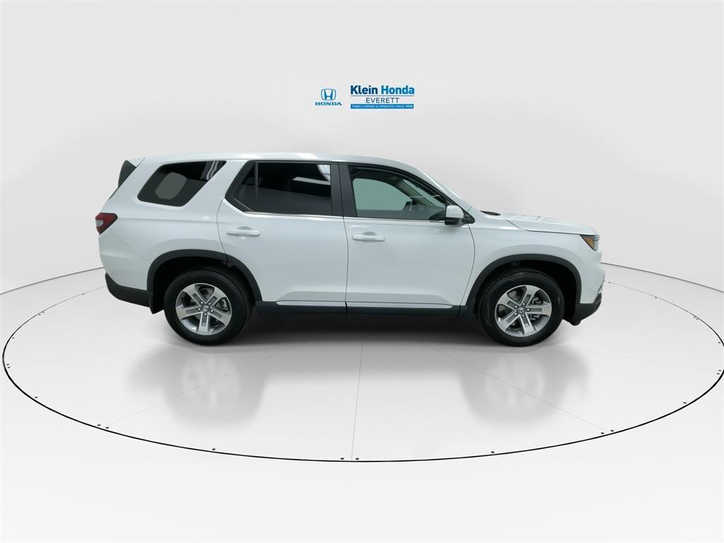 new 2025 Honda Pilot car, priced at $48,280