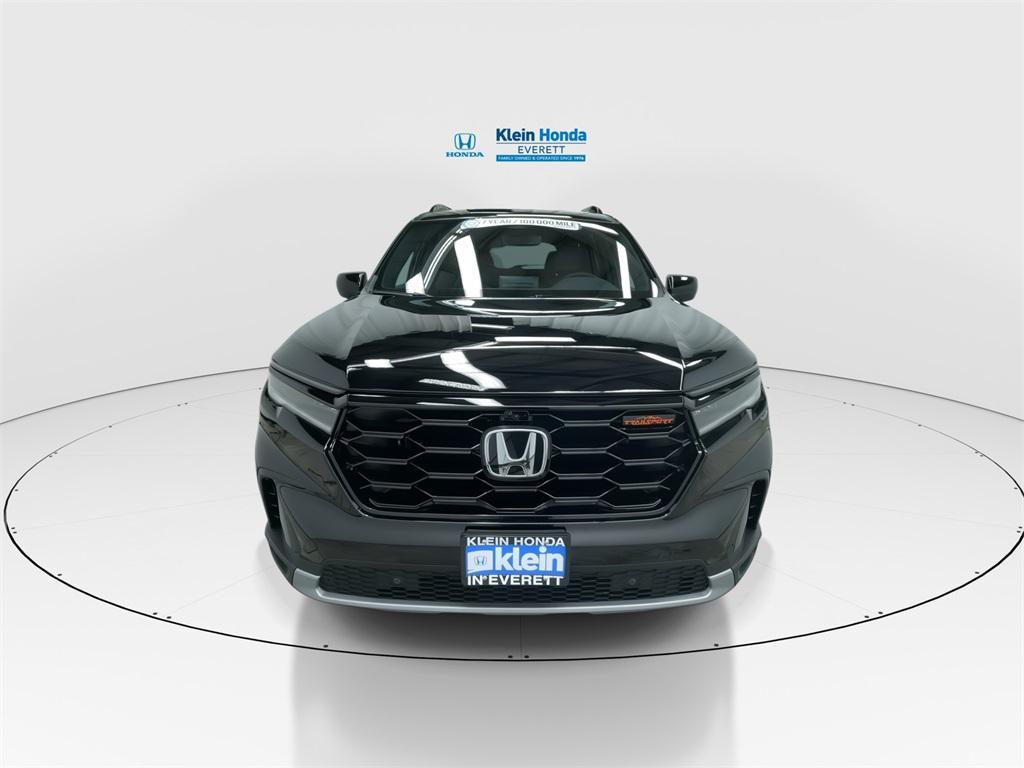 new 2025 Honda Pilot car, priced at $51,375