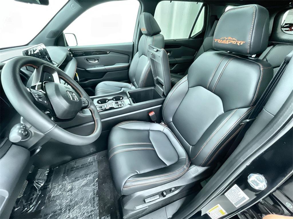 new 2025 Honda Pilot car, priced at $51,375