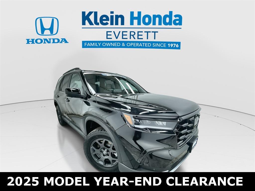 new 2025 Honda Pilot car, priced at $51,375
