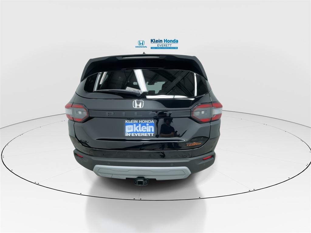 new 2025 Honda Pilot car, priced at $51,375