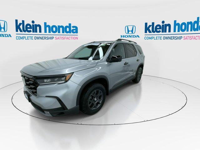 new 2025 Honda Pilot car, priced at $50,495