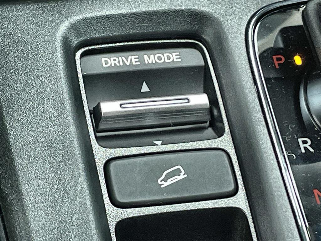 new 2026 Honda CR-V Hybrid car, priced at $40,195