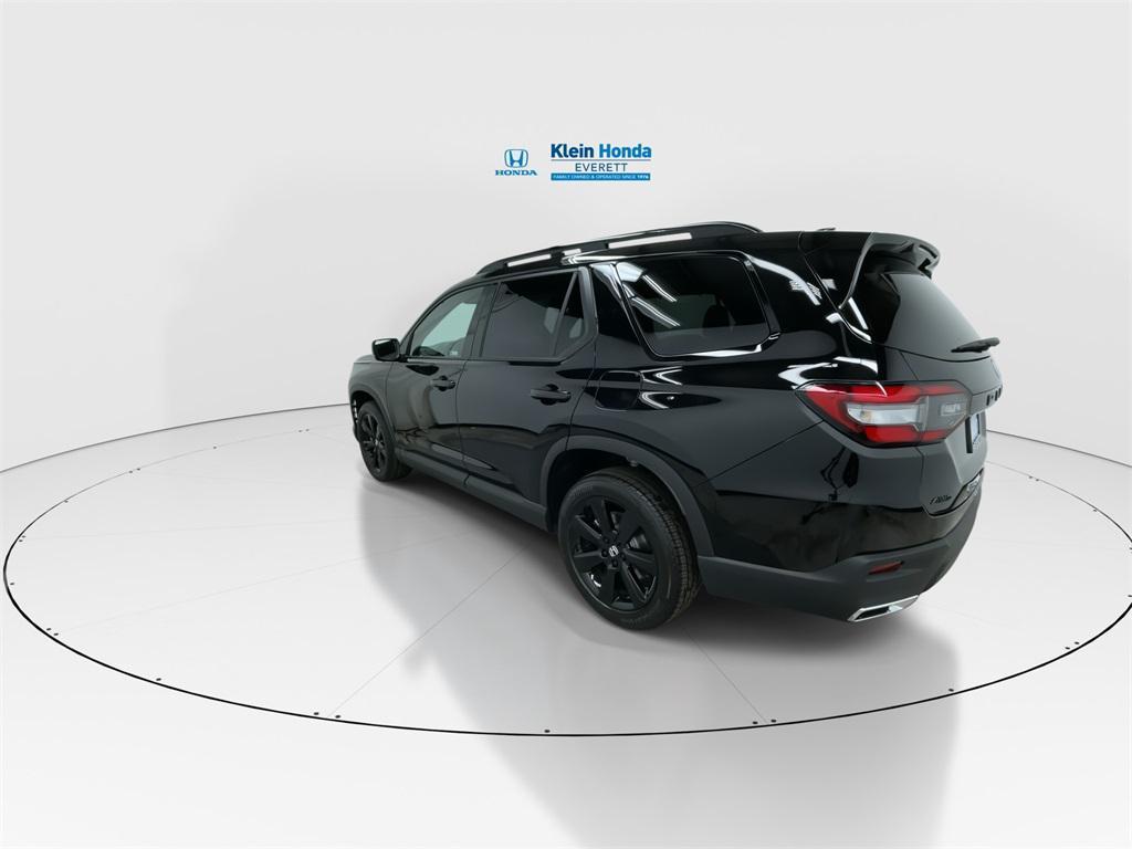 new 2025 Honda Pilot car, priced at $56,075