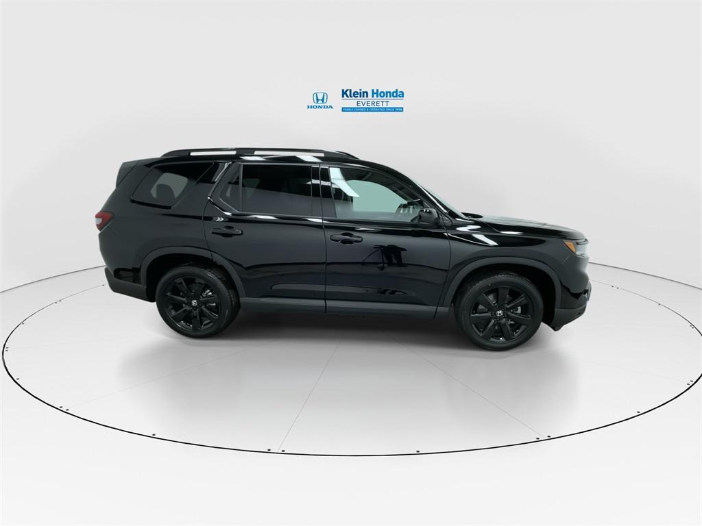 new 2025 Honda Pilot car, priced at $56,075