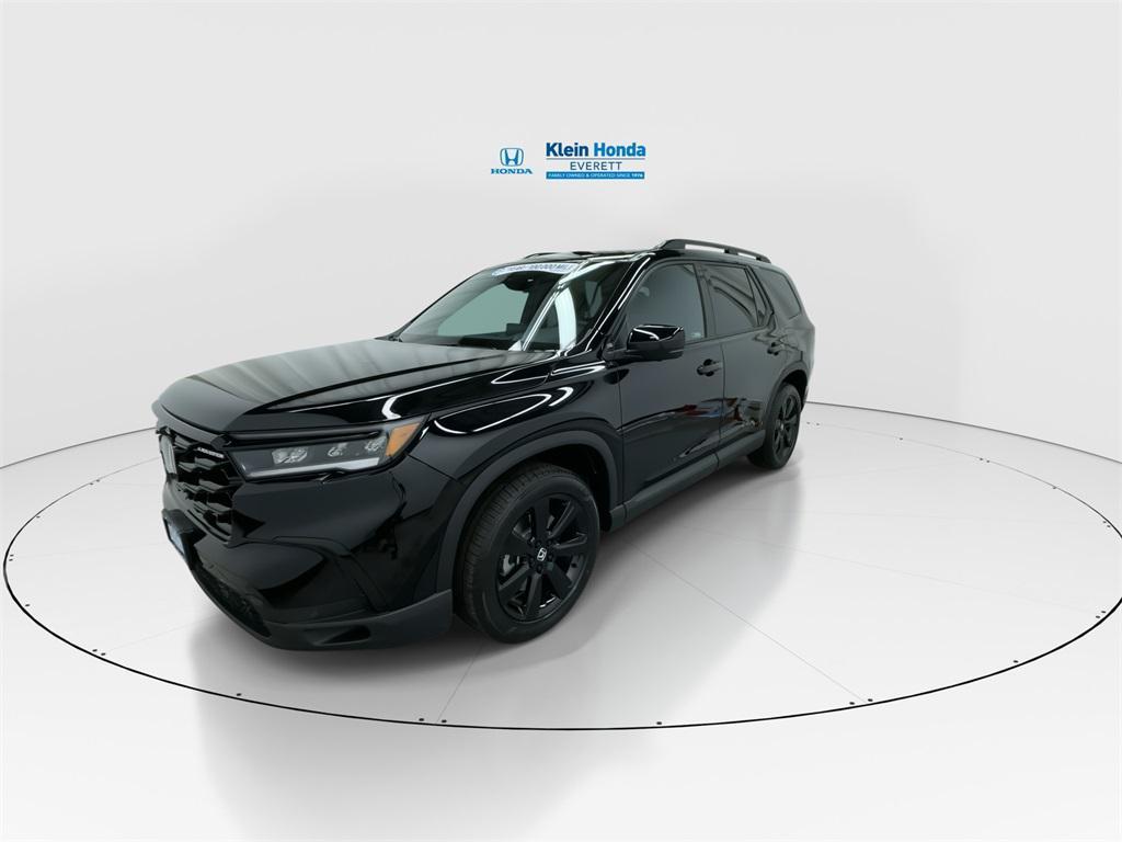 new 2025 Honda Pilot car, priced at $56,075
