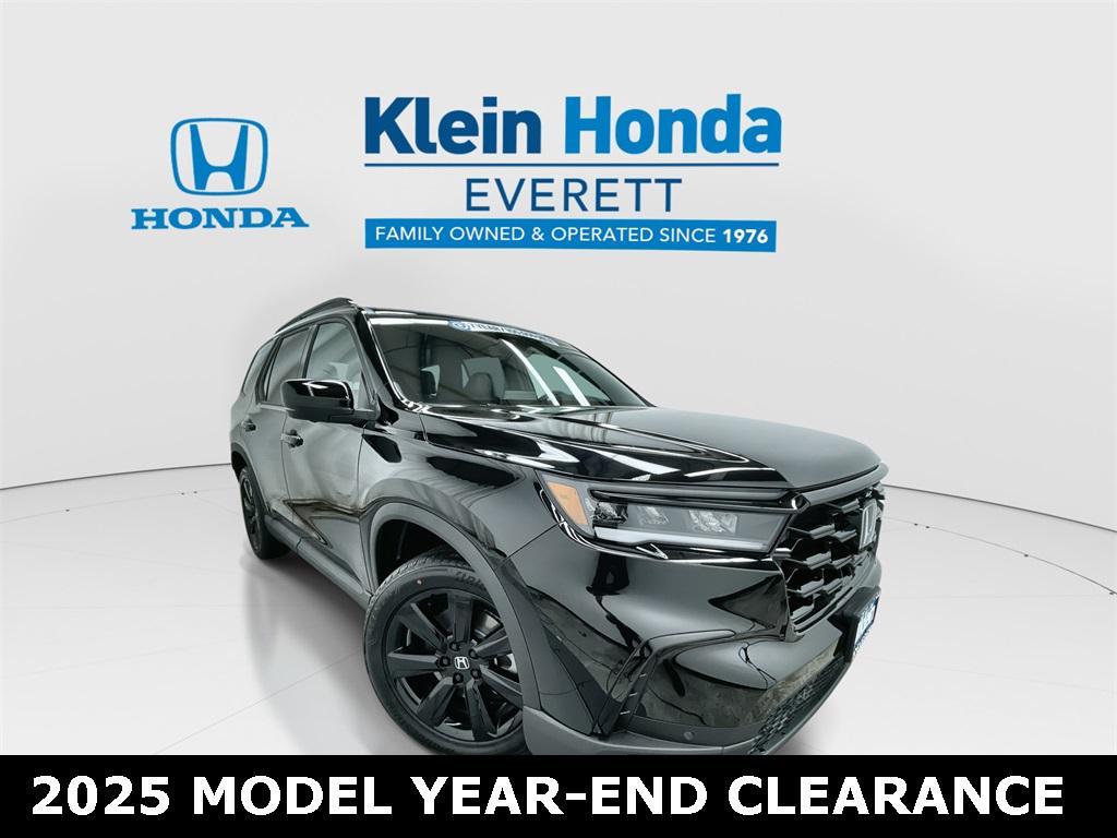 new 2025 Honda Pilot car, priced at $56,075