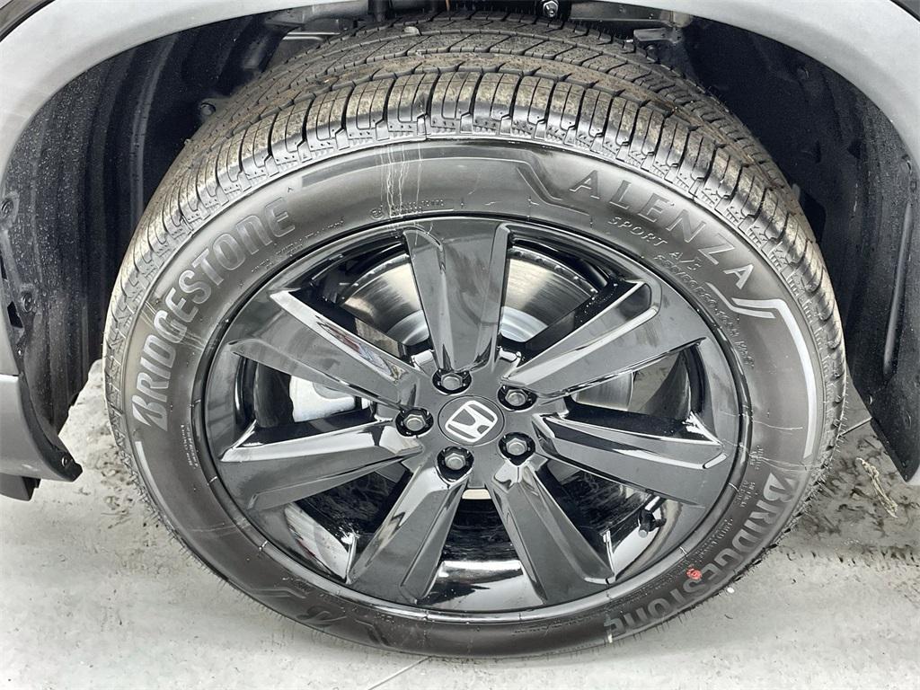 new 2025 Honda Pilot car, priced at $56,075