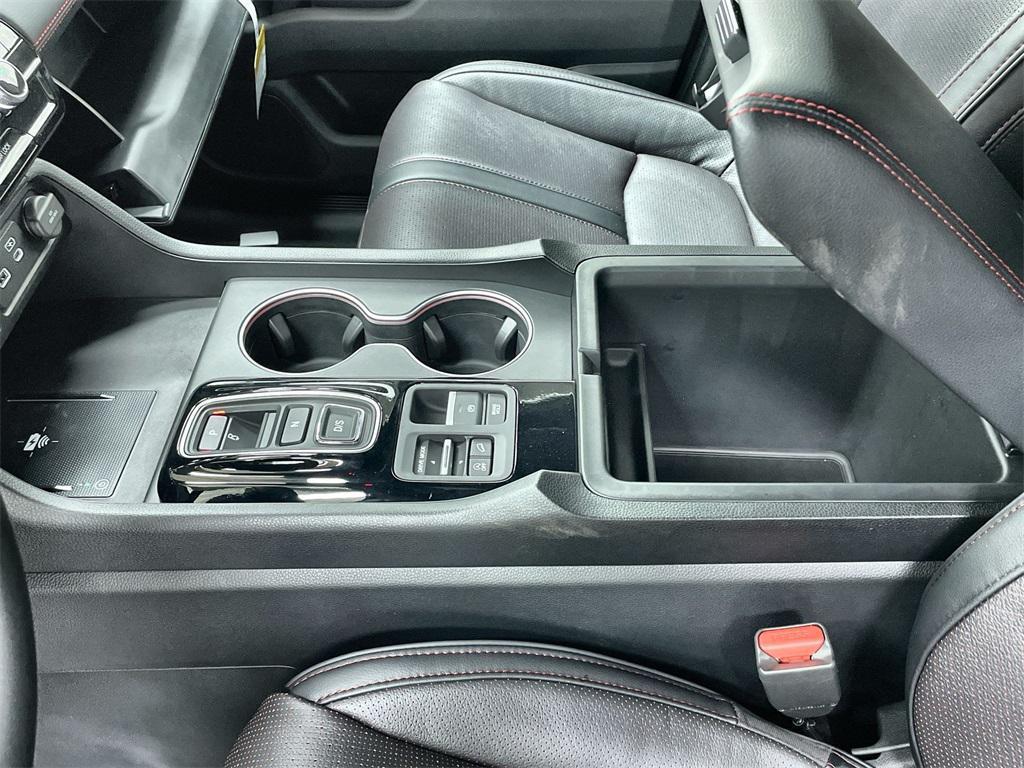 new 2025 Honda Pilot car, priced at $56,075