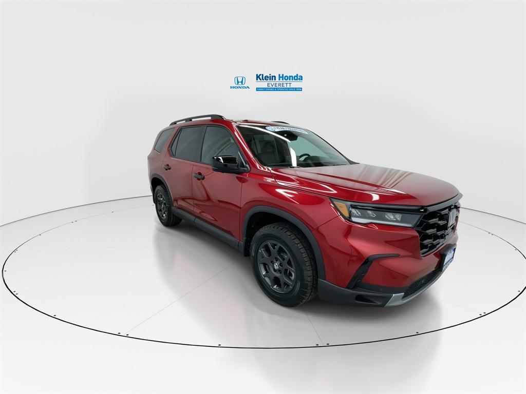 new 2025 Honda Pilot car, priced at $51,350