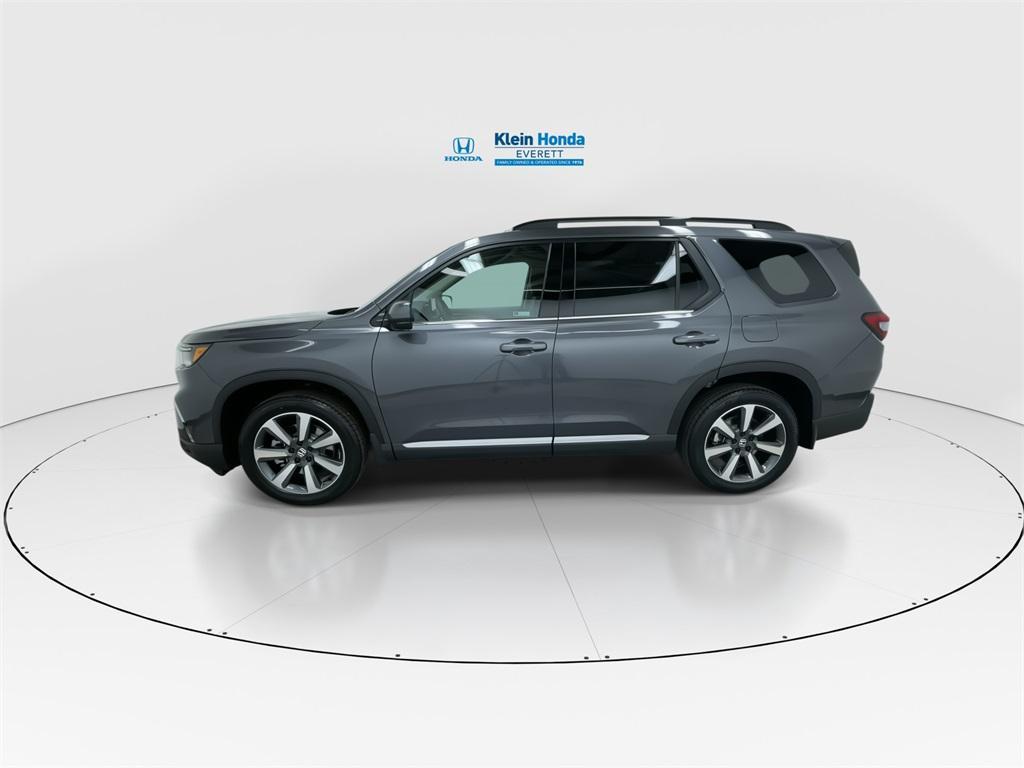new 2025 Honda Pilot car, priced at $54,575