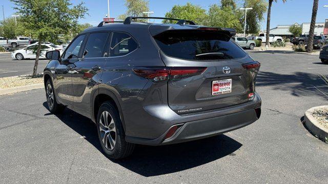 new 2025 Toyota Highlander car